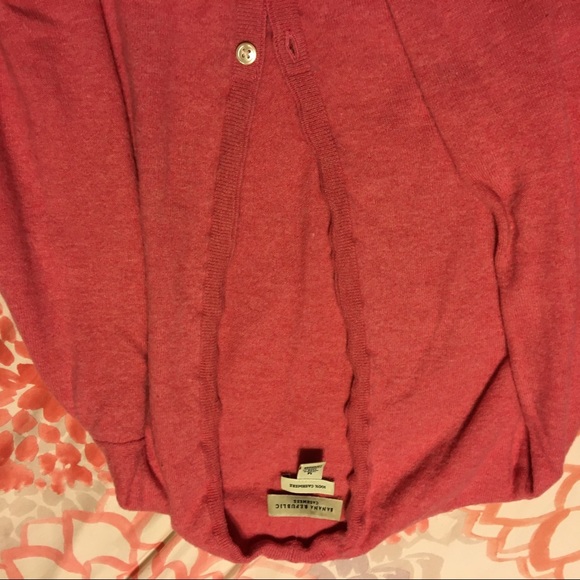 Cashmere BR cardigan, some pilling. - Picture 4 of 4